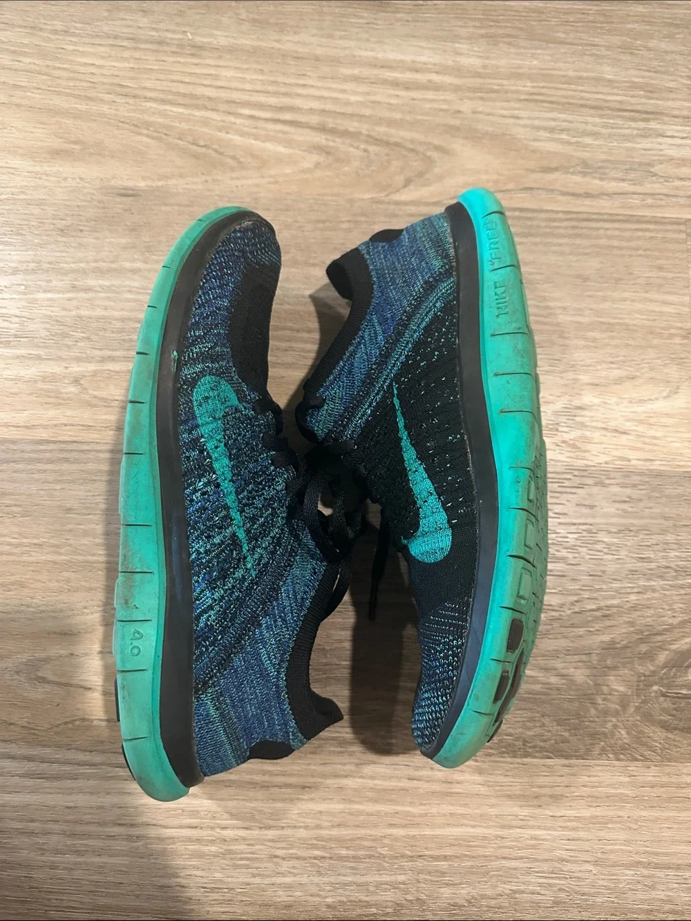 Nike breathable flyknit